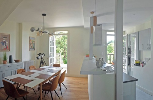 Bergerac Casa | Newly renovated three storey Townhouse with garden, pool and lovely sun terrace.