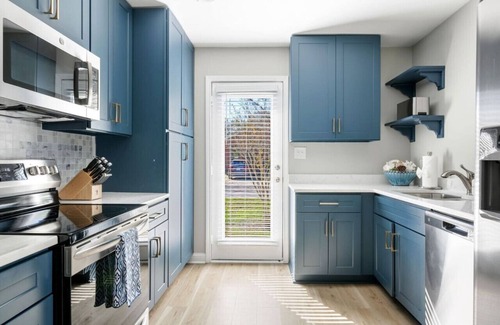 Old Village Casa | Newly Renovated - Walk to Shem Creek Restaurants!