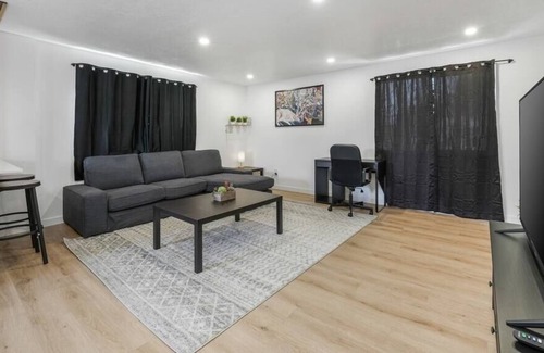 Liberty Wells Condominio | Newly Renovated & Furnished Condo | 84