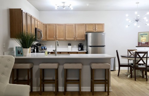 Oxford Condominio | Newly Renovated! Walk to campus! "Another Spot that Calls"