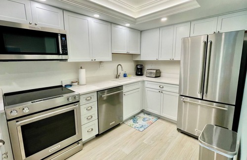 Sanibel Condominio | Newly Reopened Luxury Sanibel Island 2-bedroom condo! Steps to the Beach!