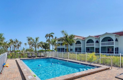 Sanibel Condominio | Newly Reopened Luxury Sanibel Island 2-bedroom condo! Steps to the Beach!
