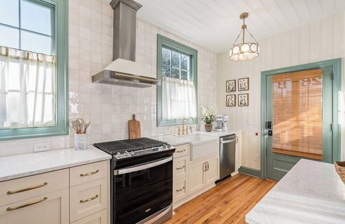 Harleston Village Casa | Newly Restored Charming 2-Bedroom Home with Ensuite's & Prime Location