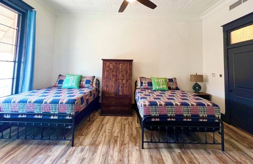 Bowie Apartamento | Newly restored Historic apartment located in the heart of Downtown Bowie, TX