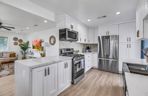 Ontario Casa | Newly Revamped Oasis: Ultimate Pool Getaway close to Disney