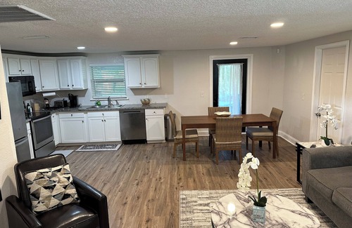 Northside Casa | Newly Updated 4-bedroom House Close to Jax Airport and Downtown Jacksonville