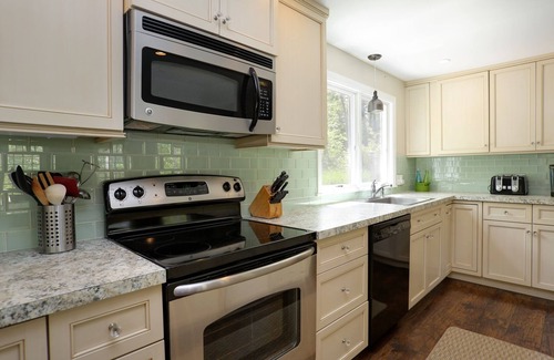 Brewster Casa | Familia recientemente Actualizado 5BR / 2BA 2500Sqft Very Private Home, Wi-Fi y aire Conditioned!