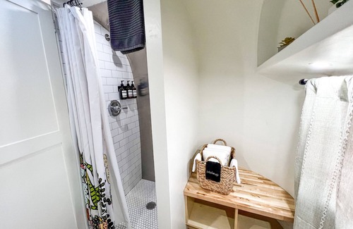 Grand Junction Casa | Newly updated Airstream with modern amenities on the bank of the Colorado River.