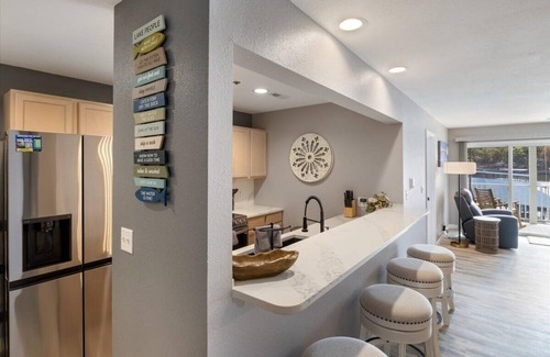 Sunrise Beach Condominio | Newly Updated, Amazing Views, Boat Slip & Heated Pool