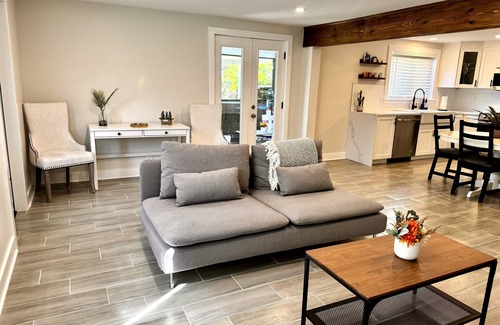 Fort Myers Cabaña | Newly updated cottage located walking distance to Downtown Ft. Myers