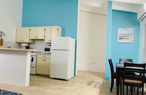 Sion Farm Apartamento | Newly updated Deluxe King Bed and memory foam mattress!!