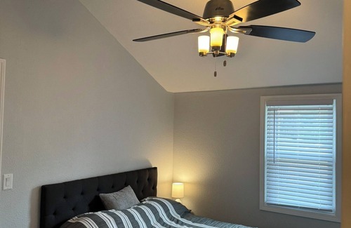 Clear Lake Casa | Newly updated, fnatastic location!
