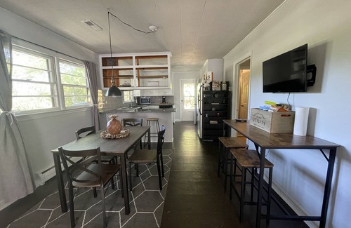 Clemson Casa | Newly Updated, Fully Furnished 3 BR 2 BA Home… <2 miles to Clemson University!