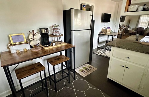 Clemson Casa | Newly Updated, Fully Furnished 3 BR 2 BA Home… <2 miles to Clemson University!