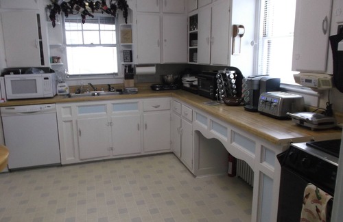 Centennial Casa | Recién actualizado Big Burlington Home, Walk Downtown, Waterfront, UVM & Hospital