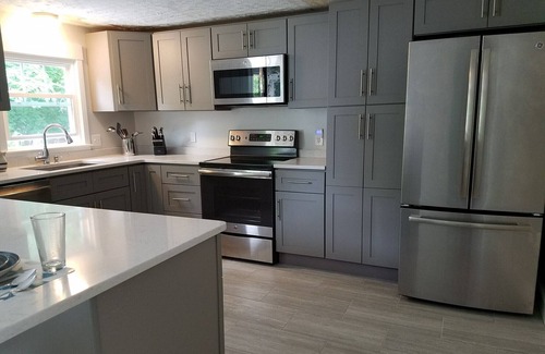Easton's Point Casa | ¡Cocina y baños recién renovados! Barrio Easton Point