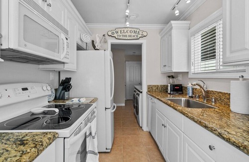 Newport Beach Casa | Newport Beach 1 bedroom, 1 bath + Sleeper Sofa Bed - Home/Beach/Garage/Patio