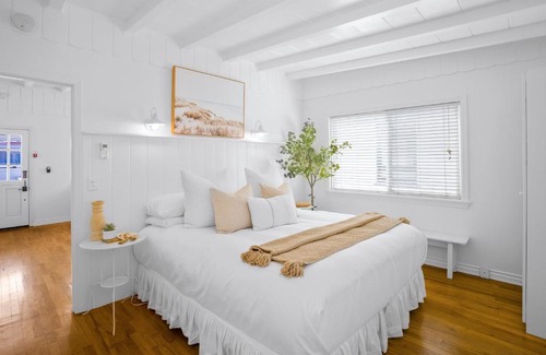West Newport Casa | Newport Beach Cottage B