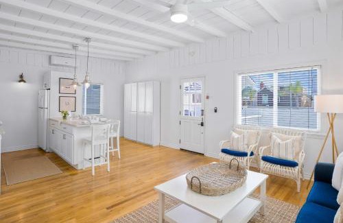West Newport Casa | Newport Beach Cottage B