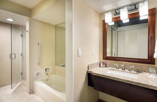 Santa Ana Heights Hotel | Newport Beach Marriott Bayview