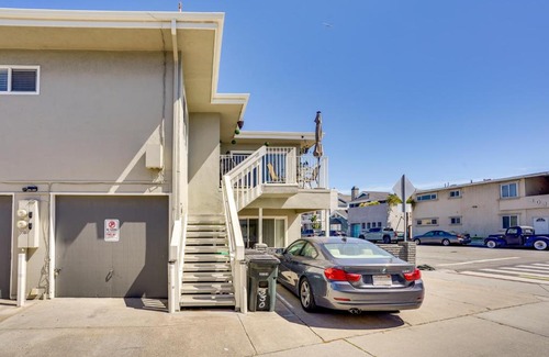 Balboa Peninsula Apartamento | Newport Beach Vacation Rental Steps to Shore!