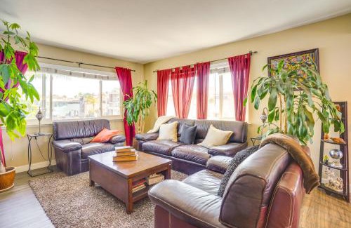 Balboa Peninsula Apartamento | Newport Beach Vacation Rental Steps to Shore!
