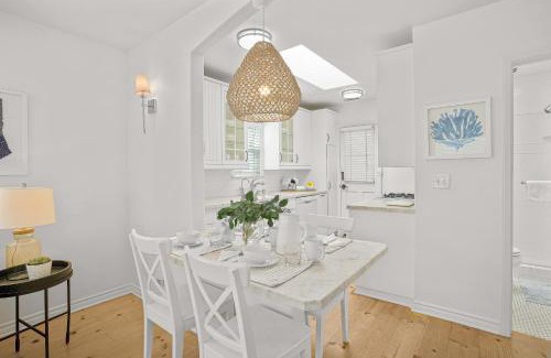 West Newport Casa | Newport Cottages A & B
