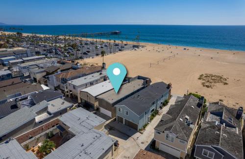 Balboa Peninsula Casa | Newport Paradise - Oceanfront Home by the Pier