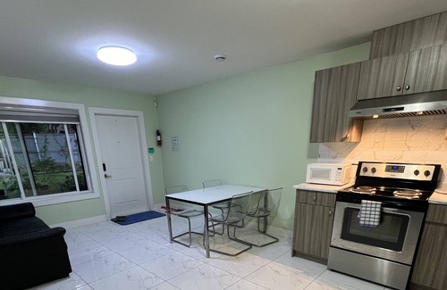 Surrey Newton Casa | Newton 2-bedroom Suite, Room #1