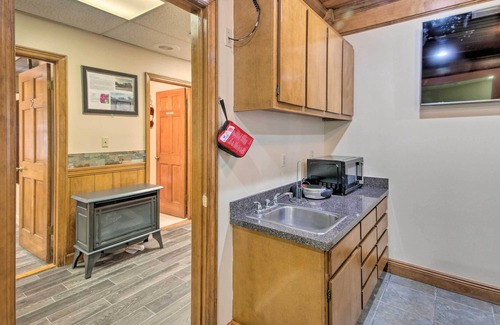 Newton Casa | Newton Home Away From Home in Rural Setting!