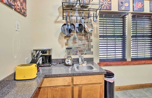 Newton Casa | Newton Home Away From Home in Rural Setting!