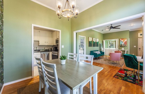 Oak Lawn Condominio | Newtons Energy: 1-Bedroom Modern Nest