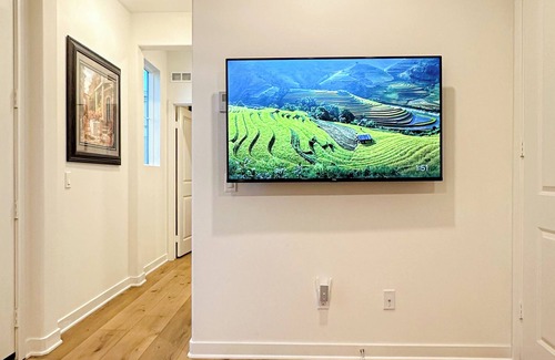Fontana Casa | Next-gen Suite Private Entrance