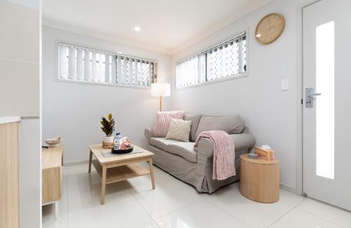 Rocklea Apartamento | Next to a Disk Golf Course! Shops! AirCon! 139F1
