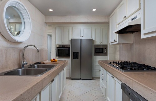 Porters Casa | NEXT TO BEACH STUNNING VILLA & POOL WITHIN LUSH TROPICAL PRIVATE GARDENS & GATES