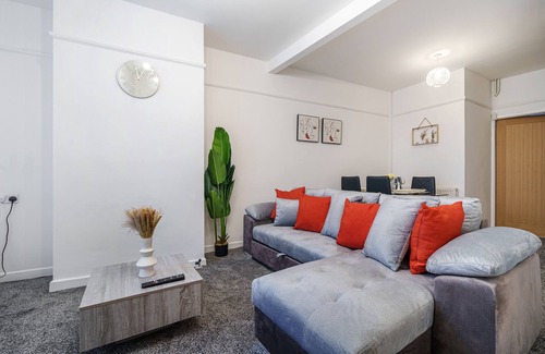 Liverpool Casa | Next to Liverpool station stadium city
