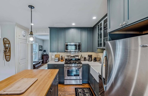 South Pomfret Casa | Next to Saskadena Ski, Great Views | Half Past Six
