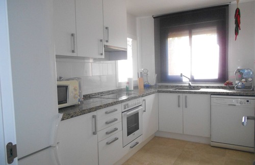 Manilva Apartamento | Gran apartamento con jardín privado y vistas al mar WIFI-TELETRABAJO