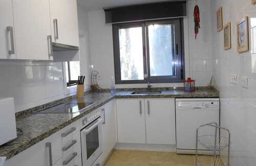 Manilva Apartamento | Gran apartamento con jardín privado y vistas al mar WIFI-TELETRABAJO