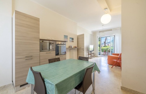 Ospedaletti Apartamento | Next to the Beach by Wonderful Italy