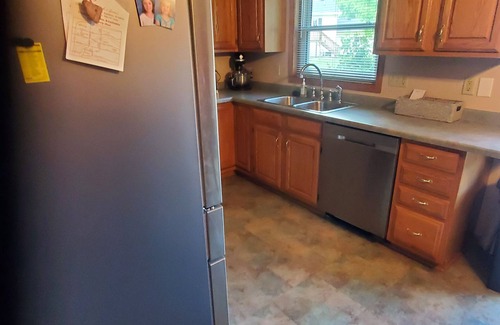 Appleton Casa | NFL Draft: Close to Lambeau and Appleton & Oshkosh airports. Sleeps 8+