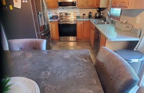 Appleton Casa | NFL Draft: Close to Lambeau and Appleton & Oshkosh airports. Sleeps 8+