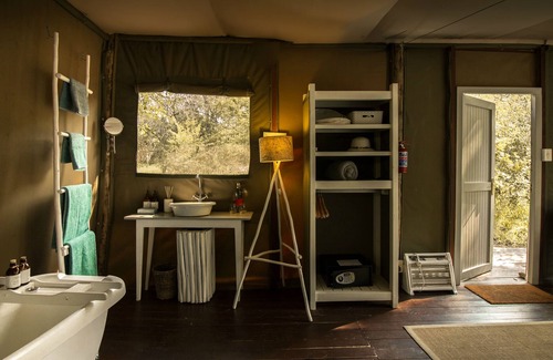 Thorny Bush Game Reserve Otro | Ngama Tented Safari Lodge