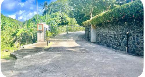 Koror Apartamento | Ngermid Oasis - Studio W/Kitchenette & Pool View