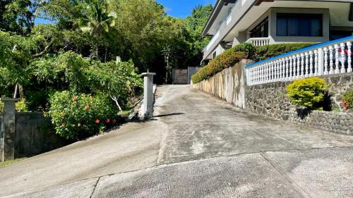 Koror Apartamento | Ngermid Oasis - Studio W/Kitchenette & Pool View