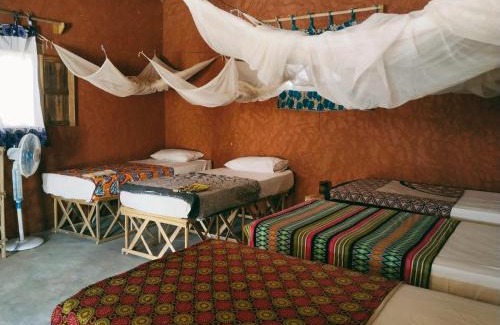 Mar Lodj Casa | Nguel du Saloum - Chez Abdou et Mar