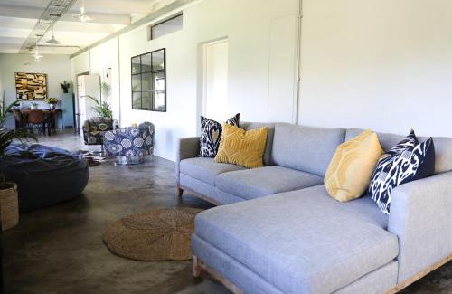 Drummond Apartamento | Nguni Place - a self-catering, modern apartment.