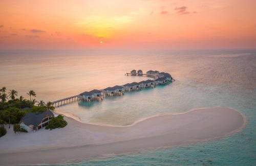 Raalhuveli Island Complejo | NH Collection Maldives Havodda Resort - Stays of 6 nights or more, 50 percent off domestic flights for 2 person