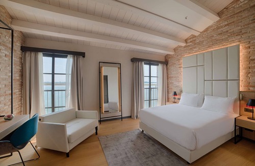 Longa Hotel | NH Collection Venezia Murano Villa