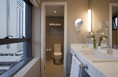 Matriz Hotel | NH Curitiba The Five